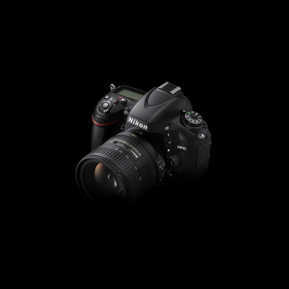 Nikon D600 - amateur photographic camera for a professional price.