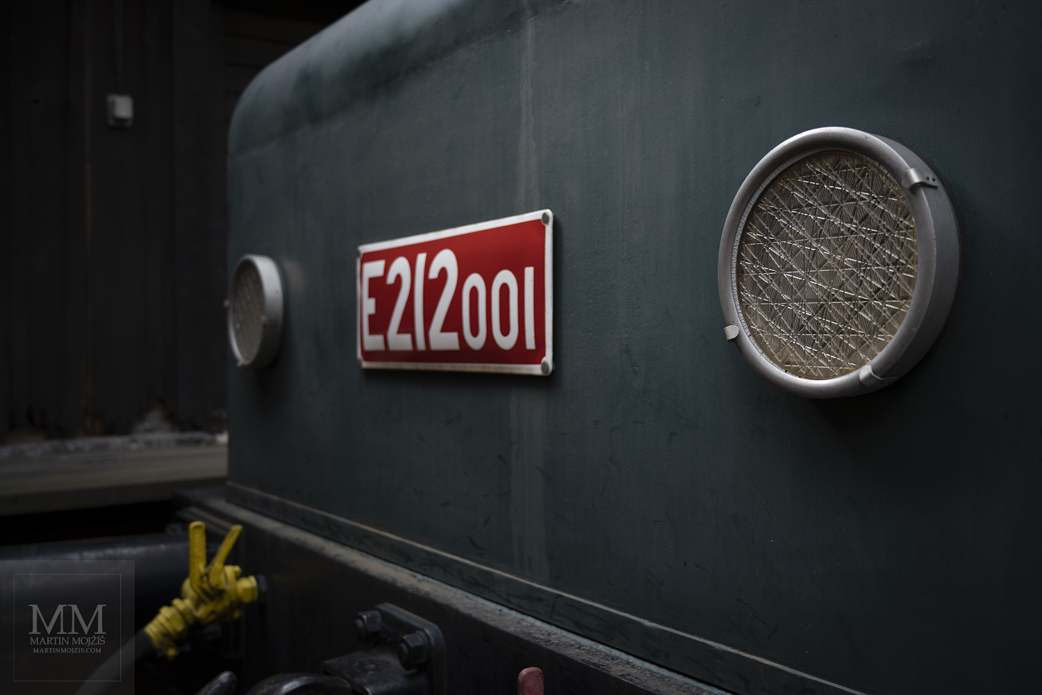 Reflektory lokomotivy E 212.001.