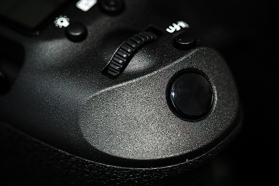 Canon EOS 5D Mark III - trigger and top wheel.