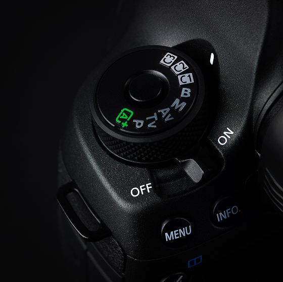 Canon EOS 5DSR – kolečko volby způsobů fotografování.