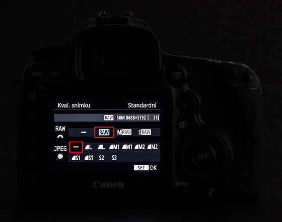 Canon EOS 5DSR – možnost nastavení tří velikostí fotografií ve formátu RAW.