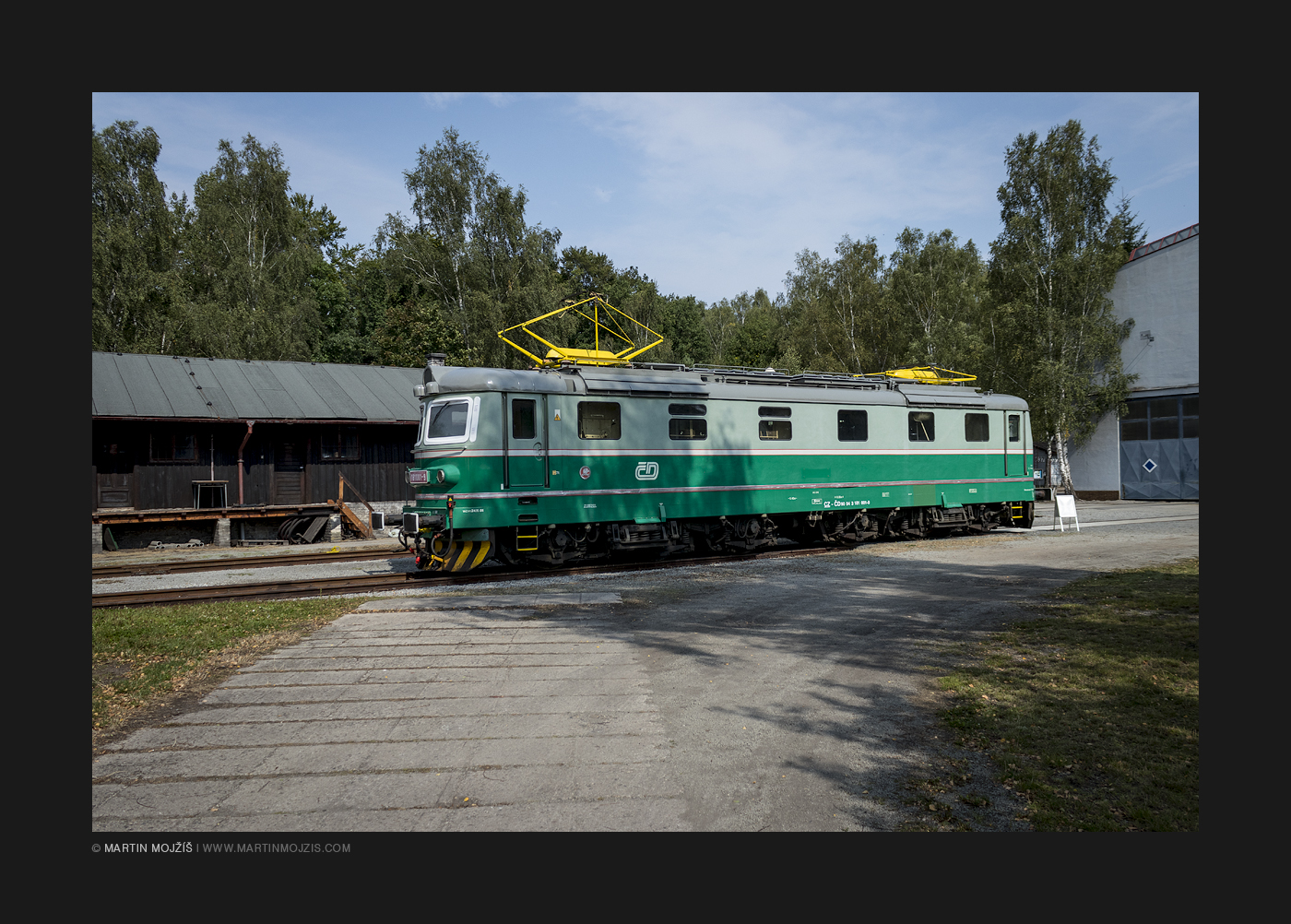 Elektrická lokomotiva 181 001-9. Železniční muzeum v Lužné u Rakovníka.