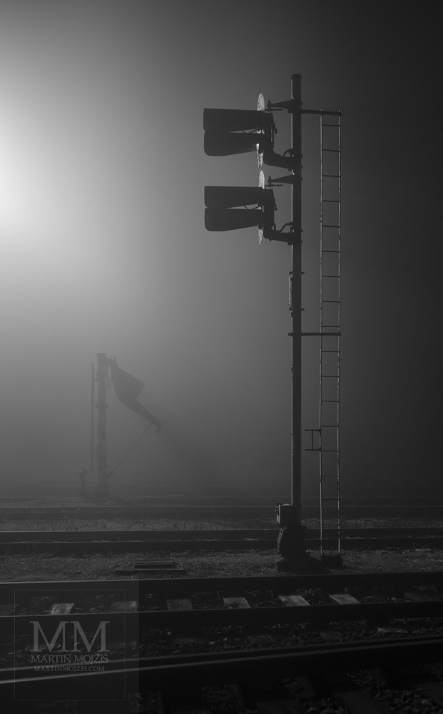 Umělecká velkoformátová fotografie V nočním tichu. Fotograf Martin Mojžíš.