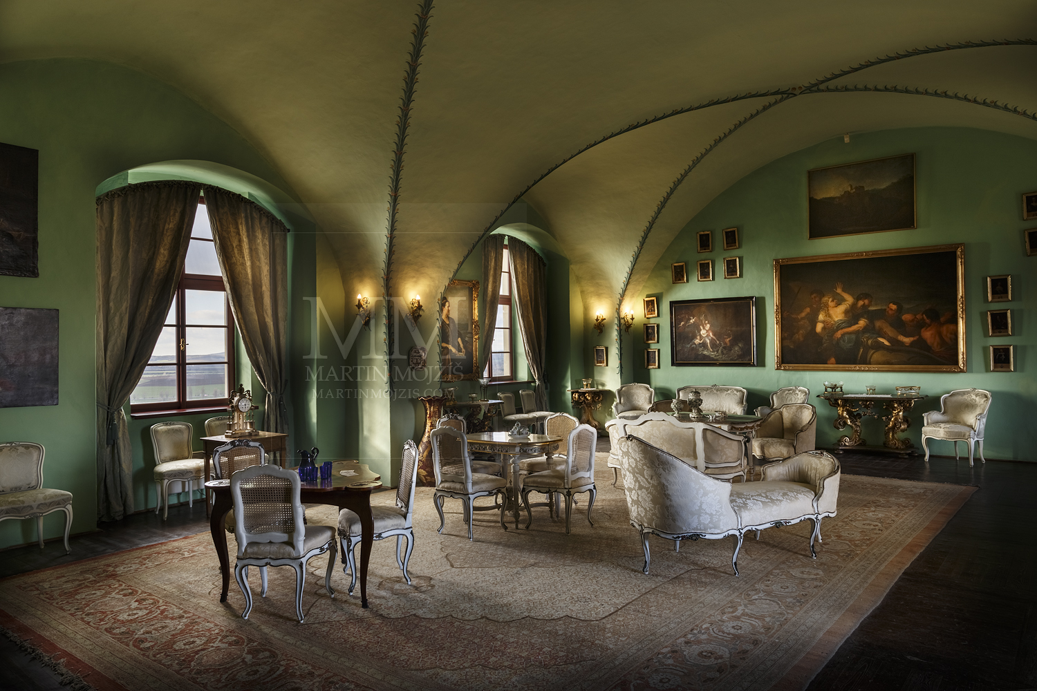 Chateau Melnik – big salon. Professional photography of architecture - interiors.