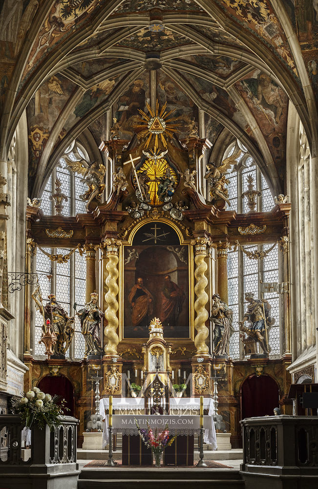 Church of st. Peter and Paul in Melnik. The main altar. Professional photography of architecture - interiors.