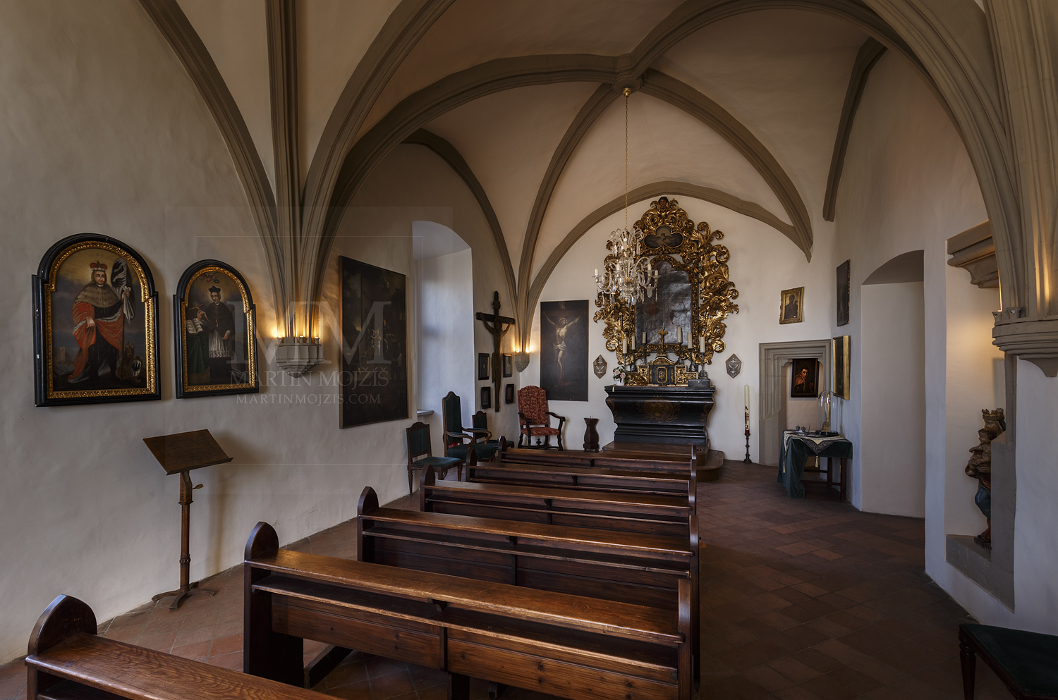 Chateau Melnik – chapel. Professional photography of architecture - interiors.